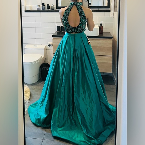 Sherri Hill 51381 - Picture 3 of 4